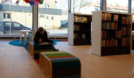 fraster, filt, opklæbning, akustik, uld filt, inspiration, design, indretning, filttavle, udsmykning, opklæbet filt, filt på væg, limet filt, vægfilt, filtfarve, dekoration